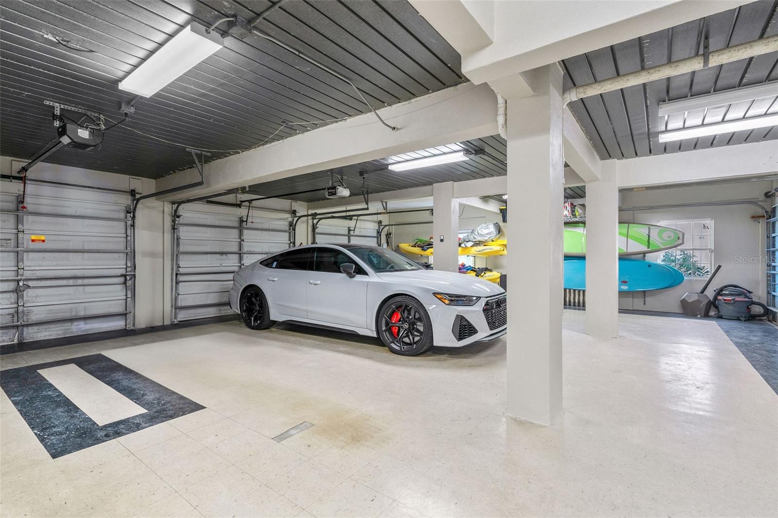 5907 BAYVIEW Cir GULFPORT, FL 33707