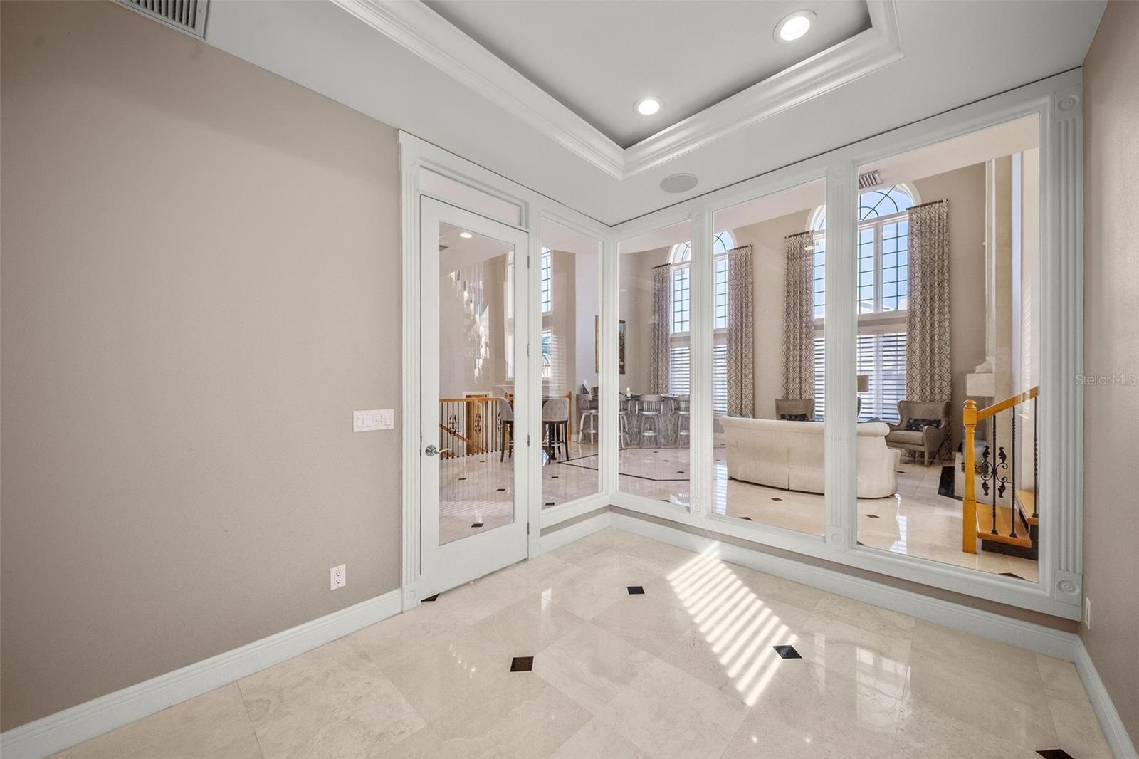 5907 BAYVIEW Cir GULFPORT, FL 33707