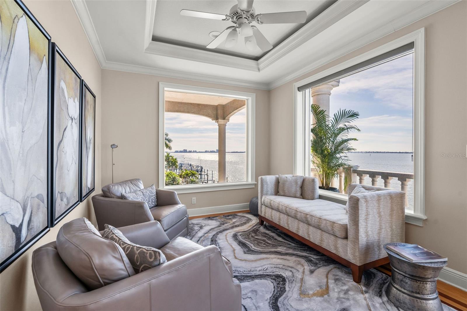 5907 BAYVIEW Cir GULFPORT, FL 33707