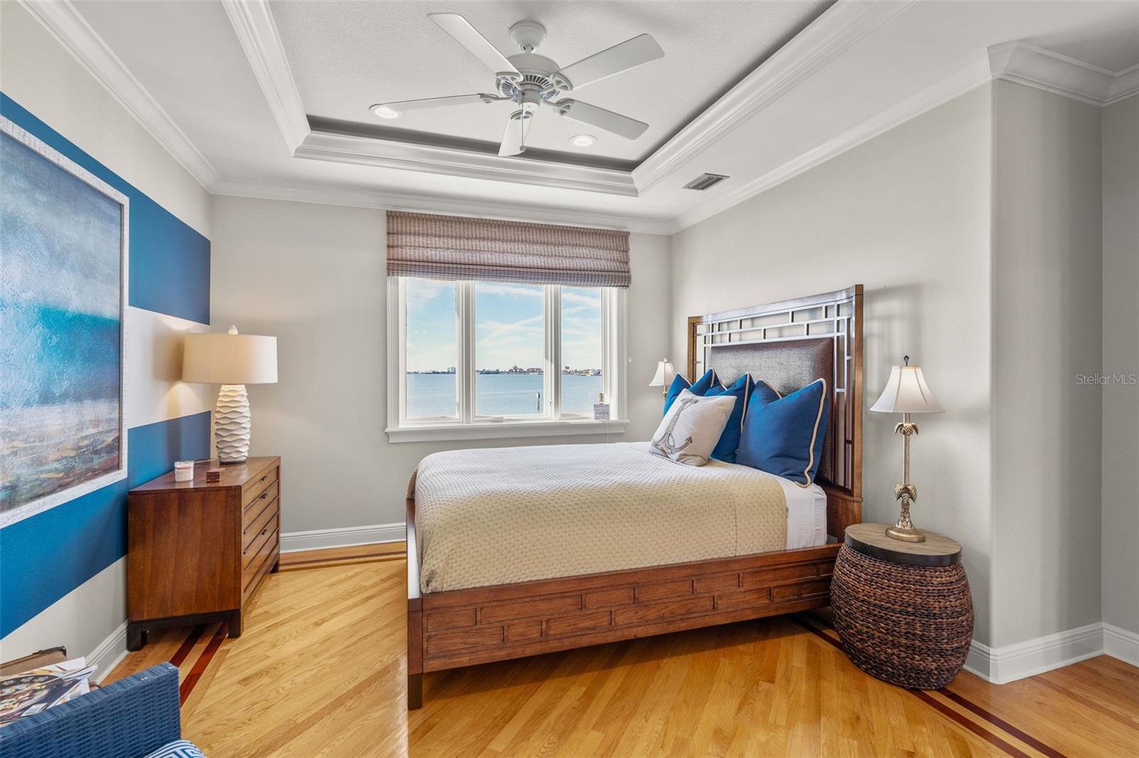 5907 BAYVIEW Cir GULFPORT, FL 33707