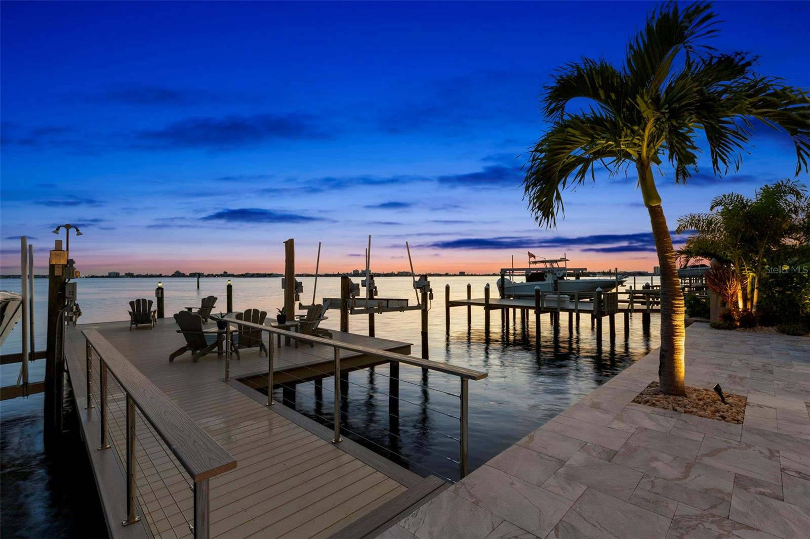 5907 BAYVIEW Cir GULFPORT, FL 33707