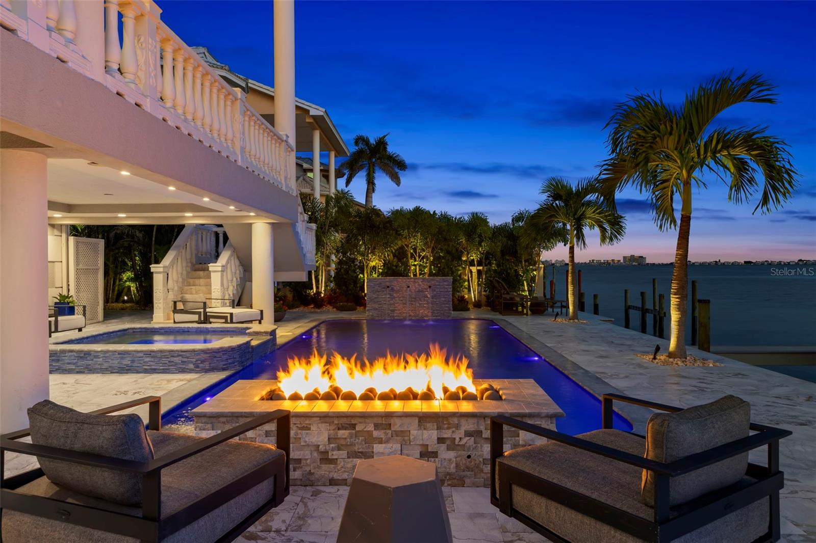 5907 BAYVIEW Cir GULFPORT, FL 33707