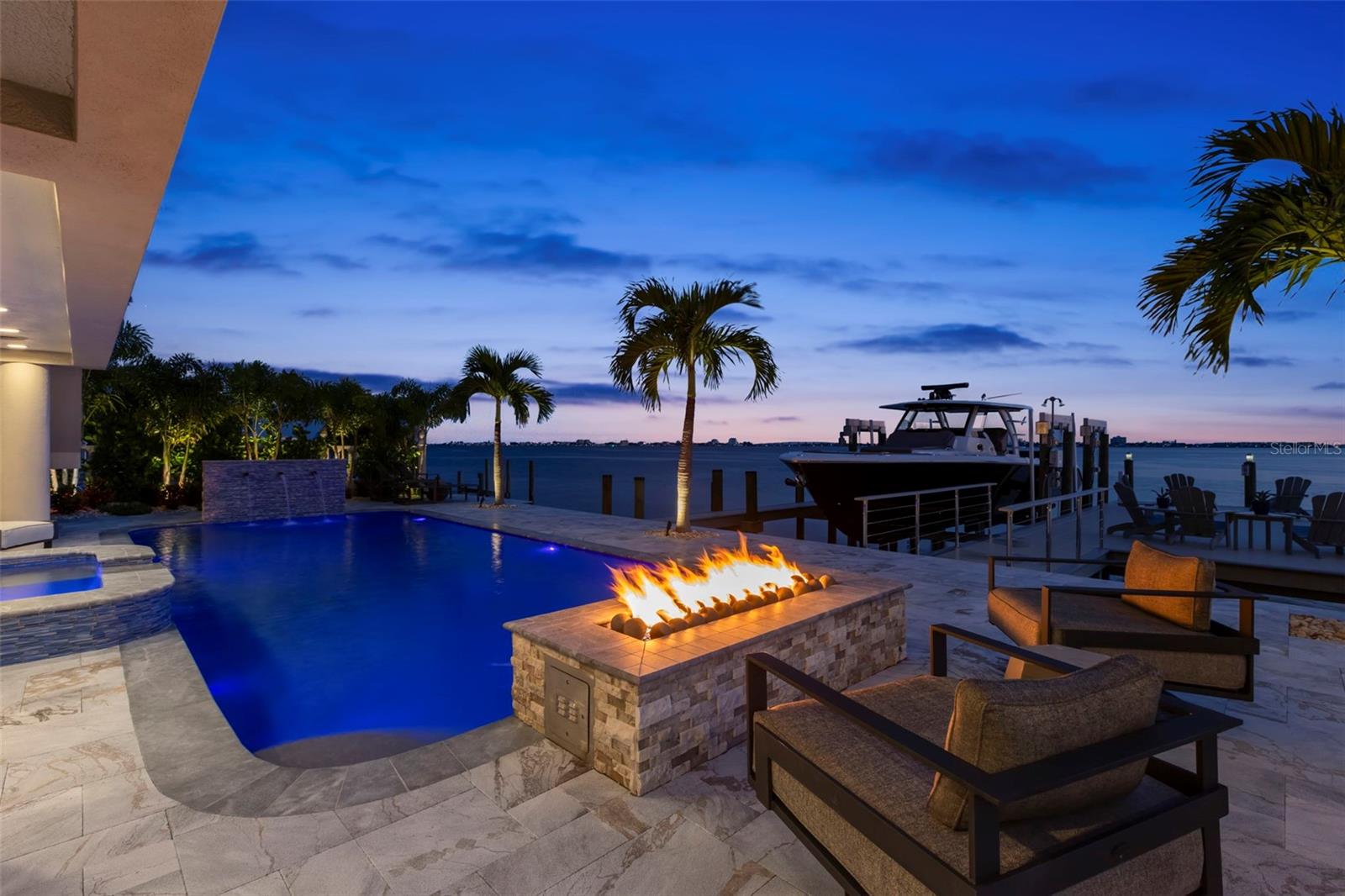 5907 BAYVIEW Cir GULFPORT, FL 33707