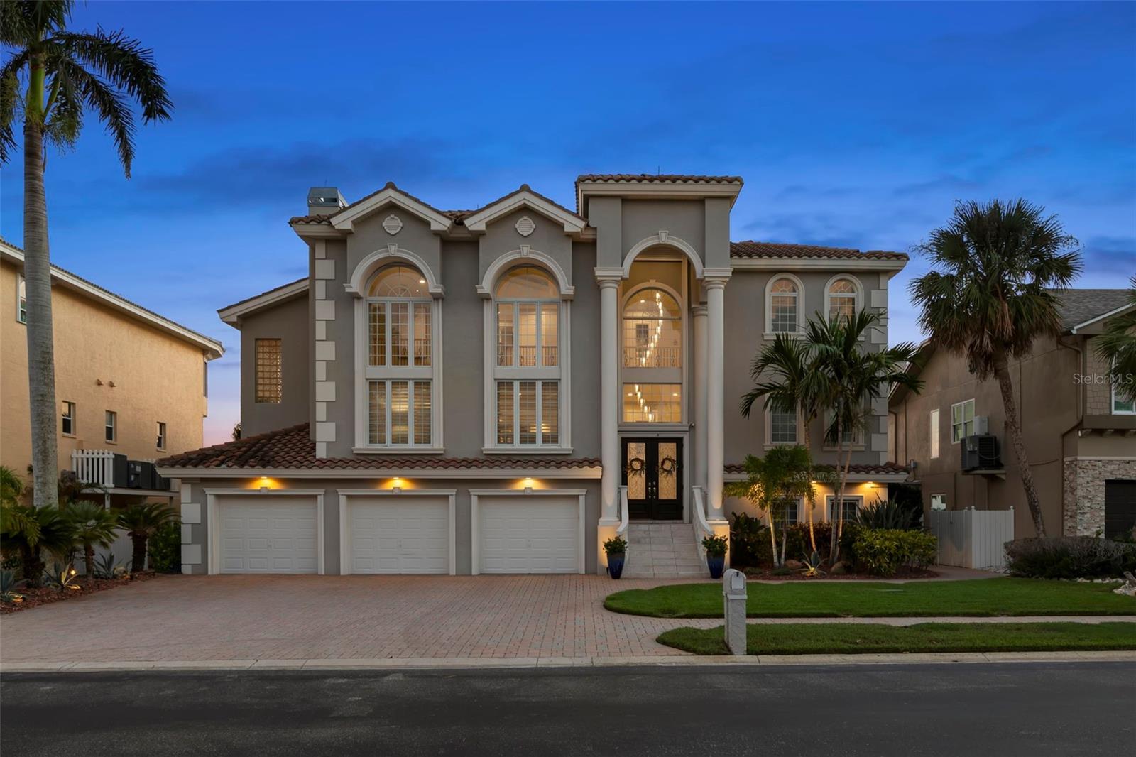 5907 BAYVIEW Cir GULFPORT, FL 33707