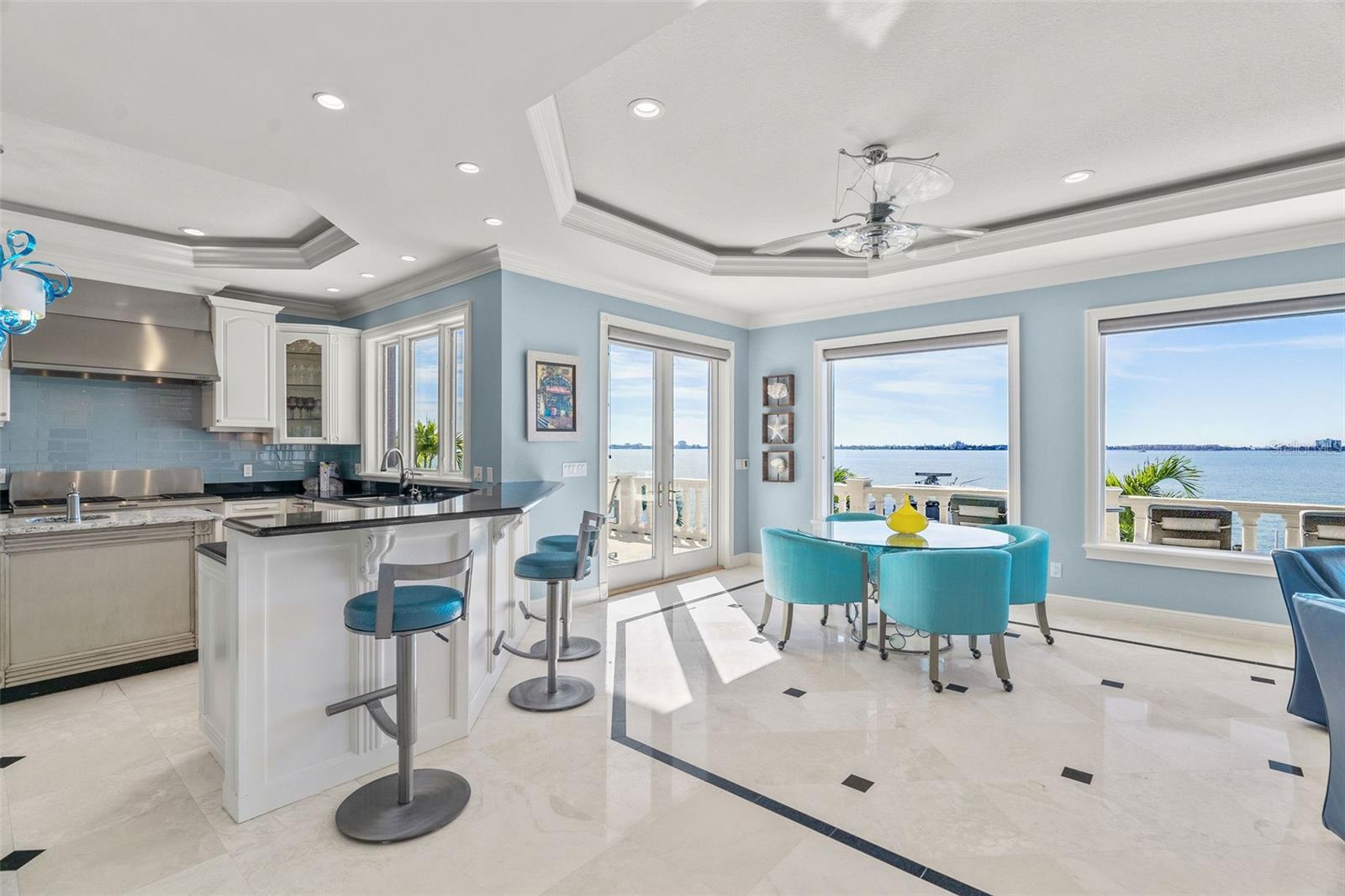 5907 BAYVIEW Cir GULFPORT, FL 33707