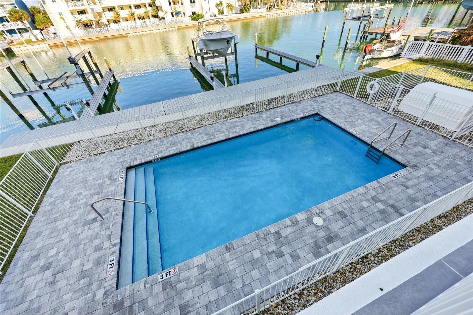 11797 1ST St TREASURE ISLAND, FL 33706