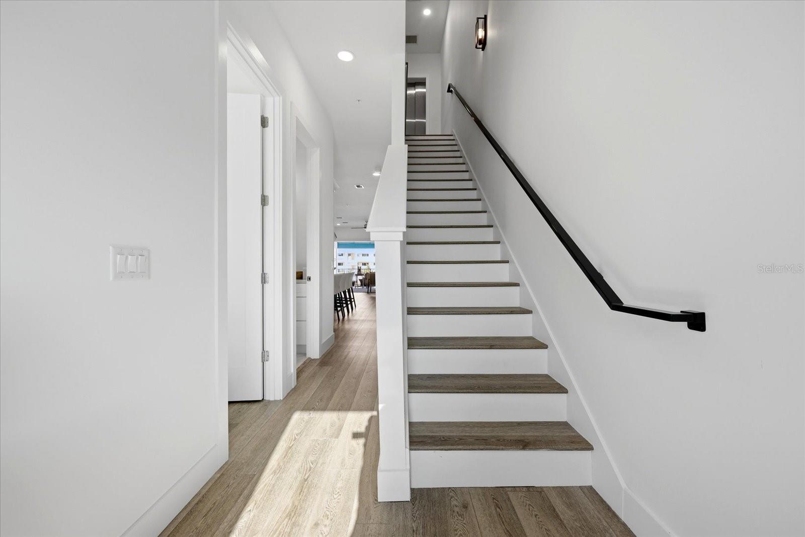 11797 1ST St TREASURE ISLAND, FL 33706