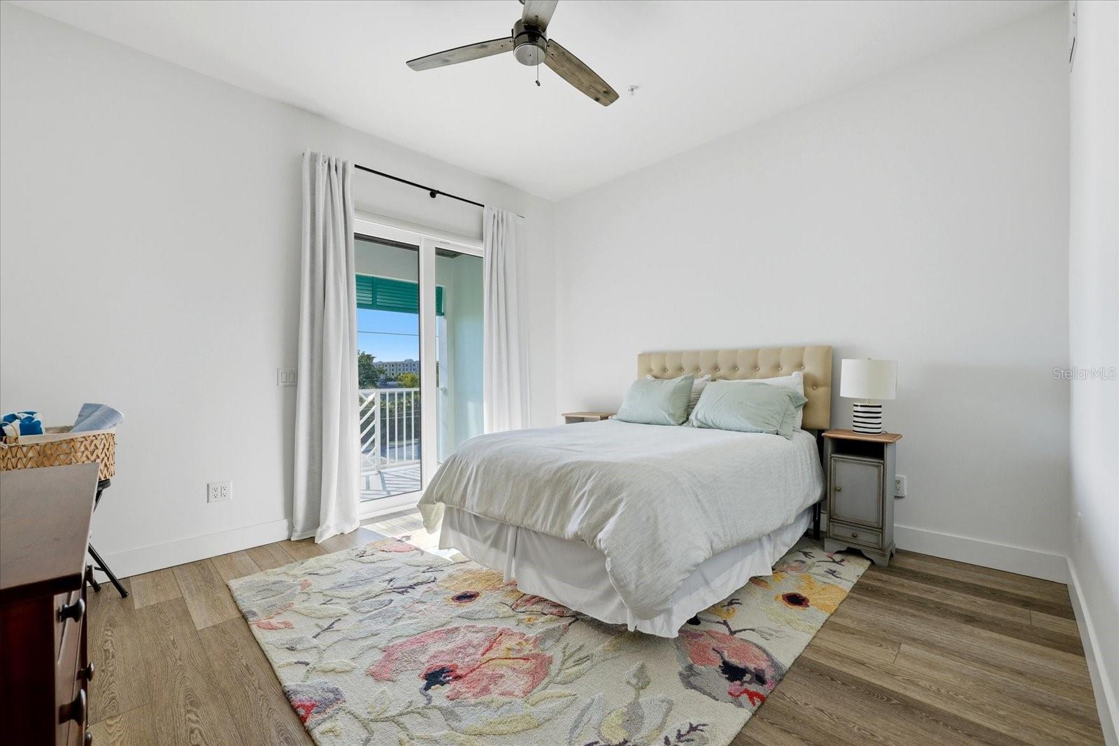 11797 1ST St TREASURE ISLAND, FL 33706