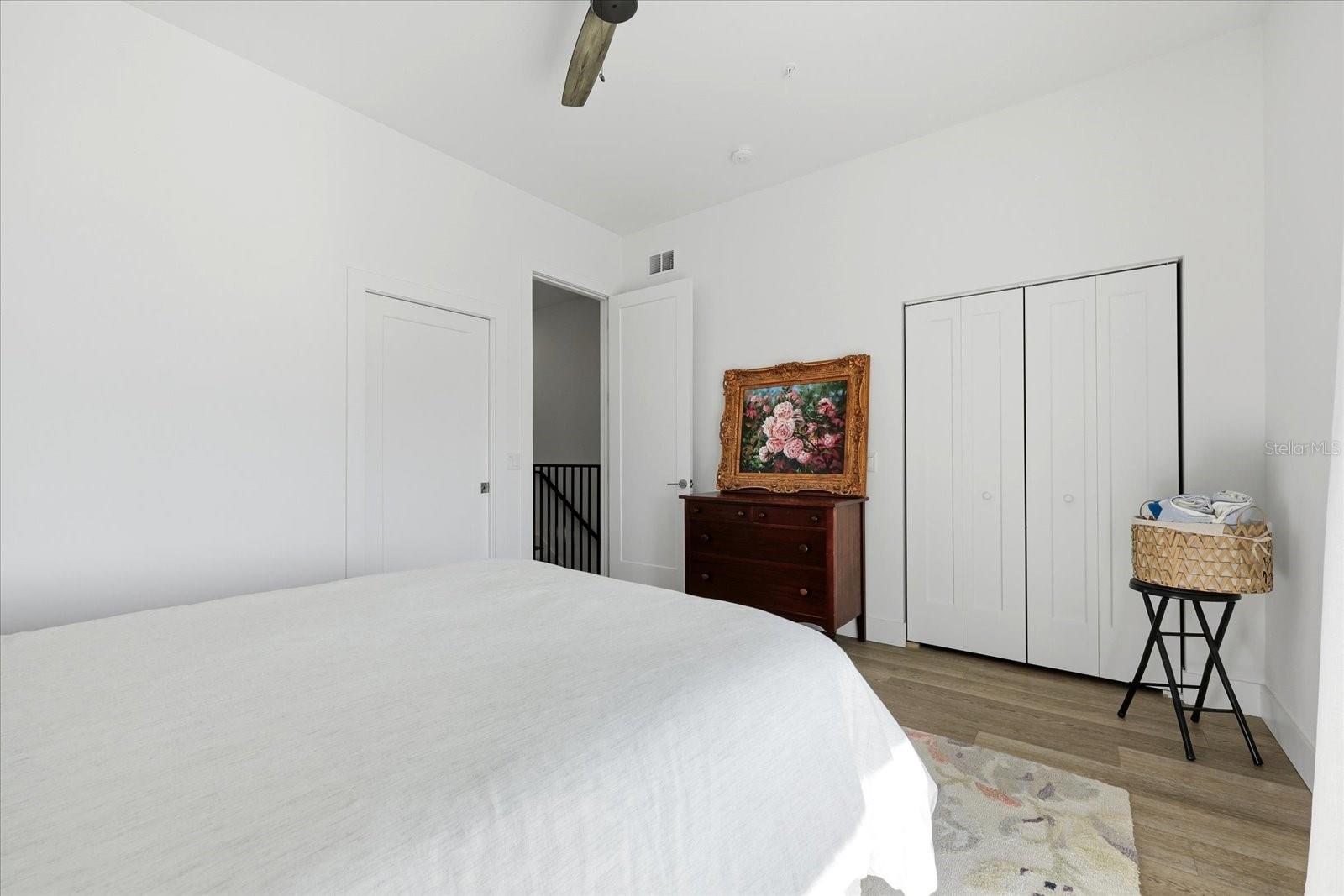 11797 1ST St TREASURE ISLAND, FL 33706