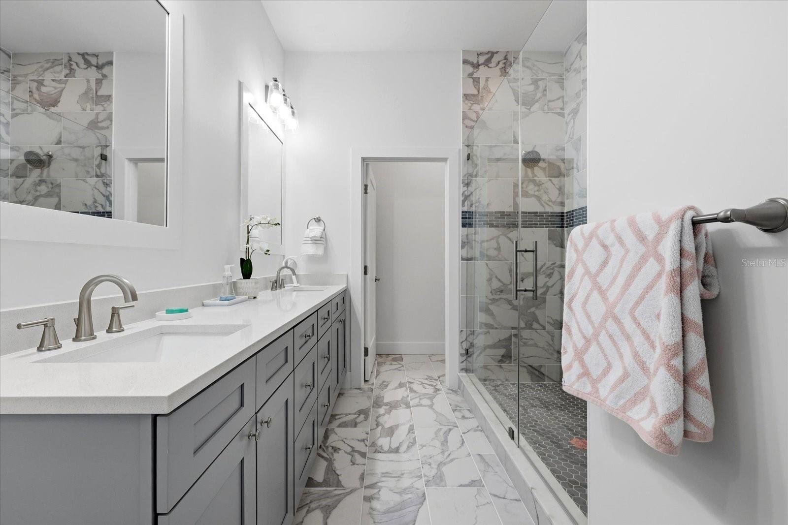 11797 1ST St TREASURE ISLAND, FL 33706