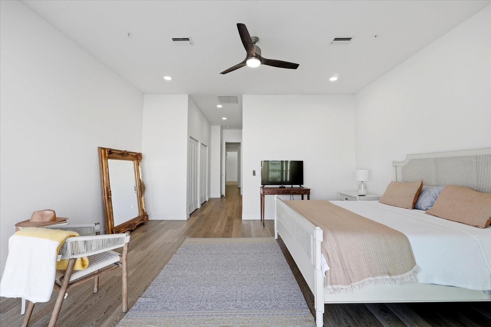 11797 1ST St TREASURE ISLAND, FL 33706