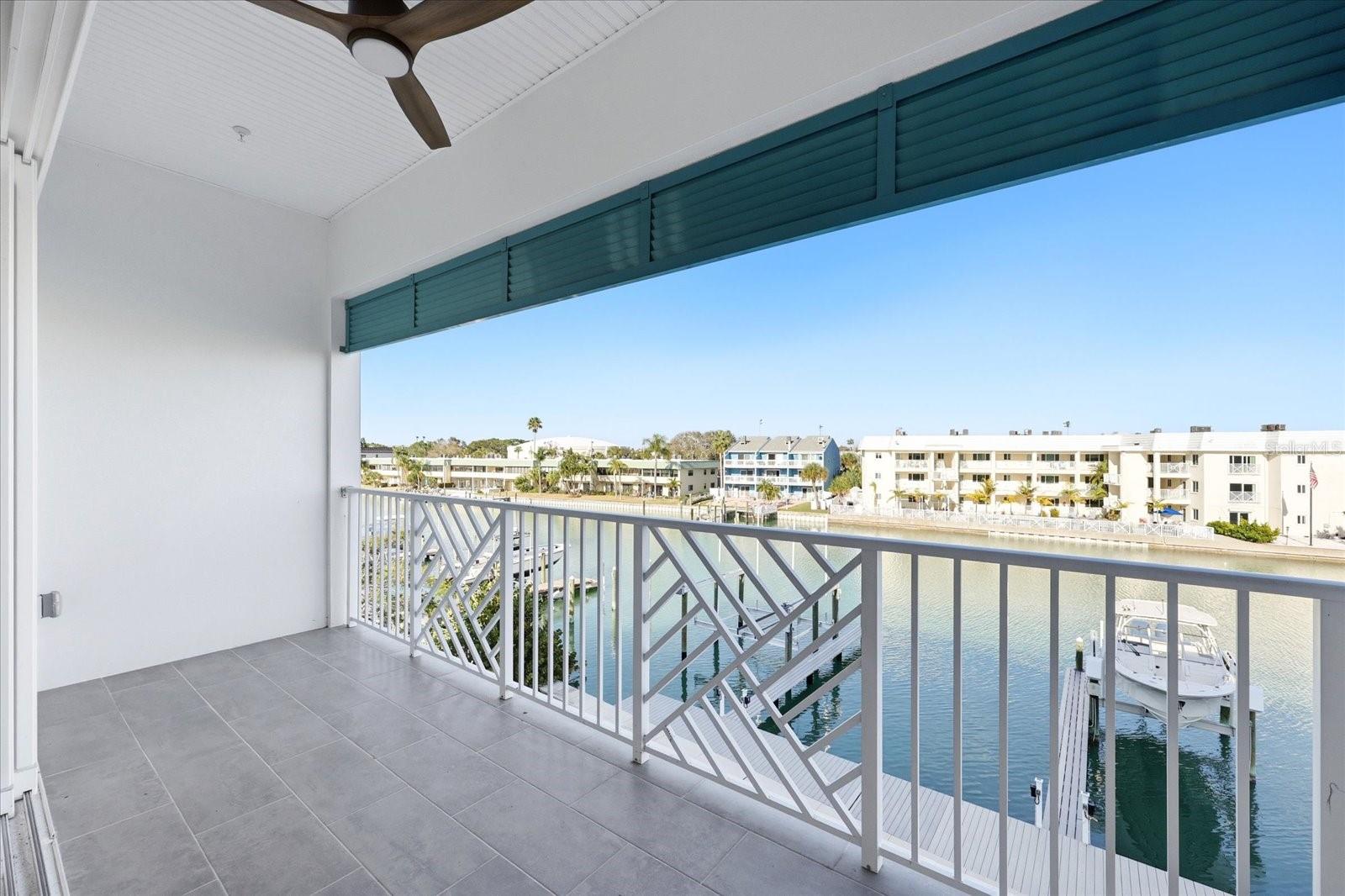 11797 1ST St TREASURE ISLAND, FL 33706