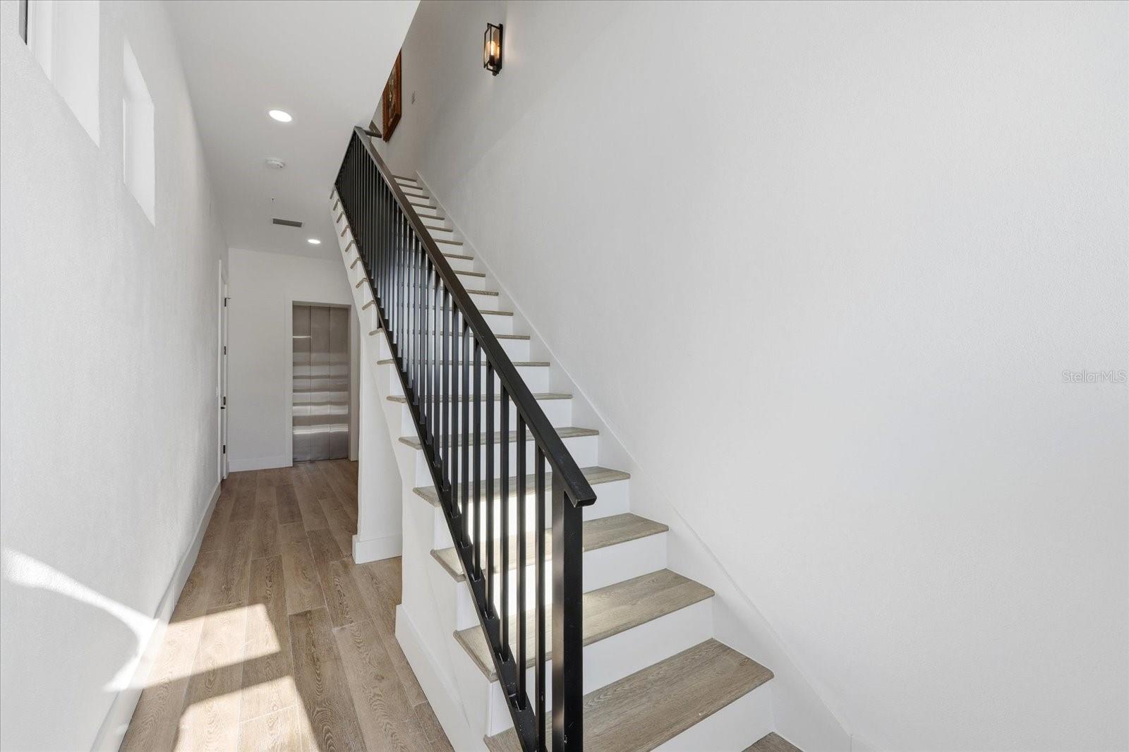 11797 1ST St TREASURE ISLAND, FL 33706