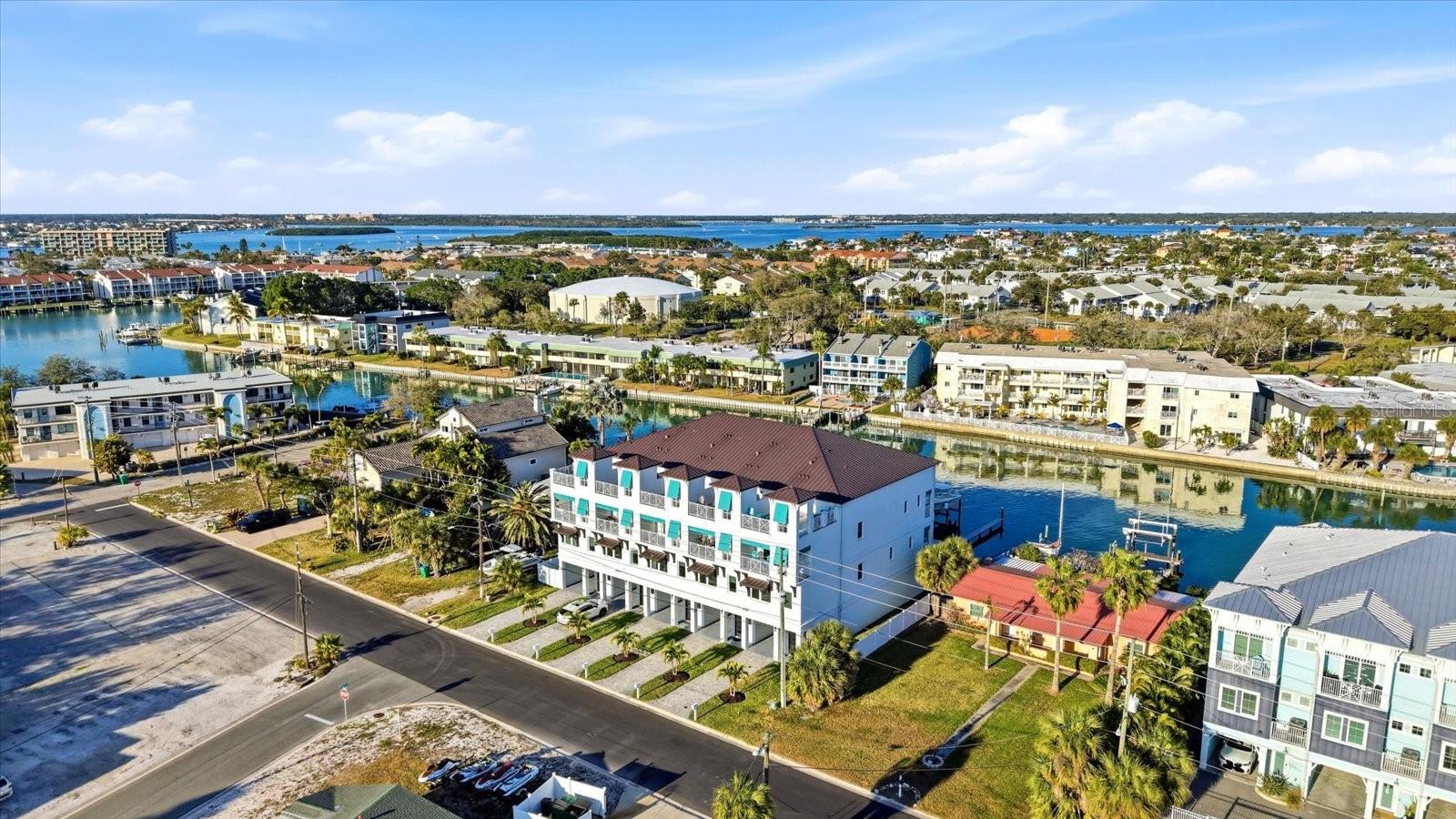 11797 1ST St TREASURE ISLAND, FL 33706