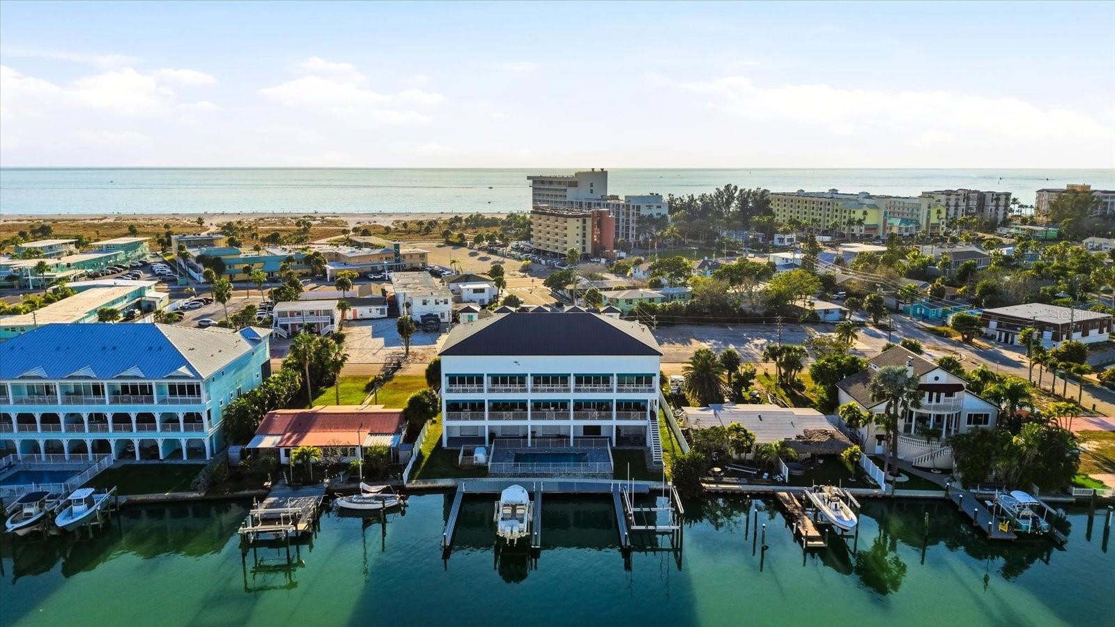 11797 1ST St TREASURE ISLAND, FL 33706