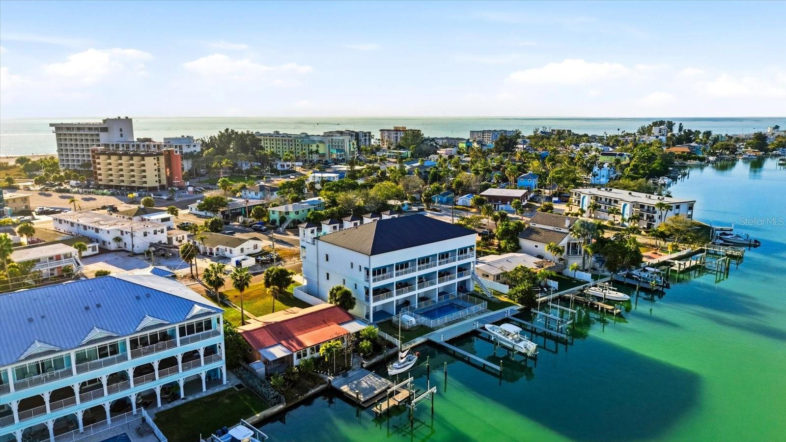 11797 1ST St TREASURE ISLAND, FL 33706