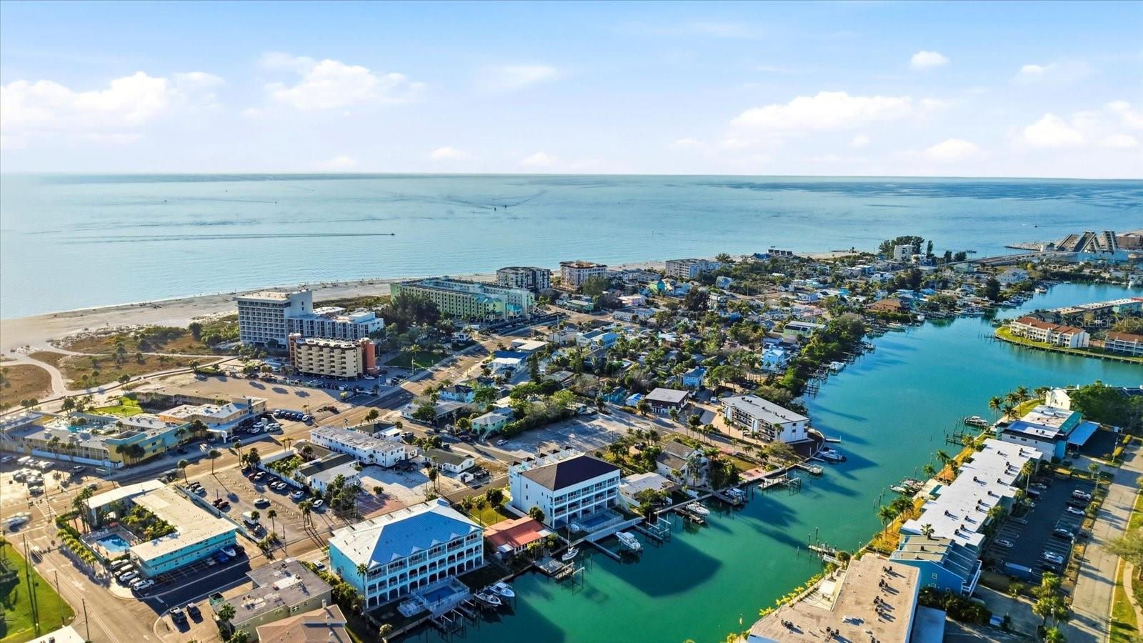 11797 1ST St TREASURE ISLAND, FL 33706