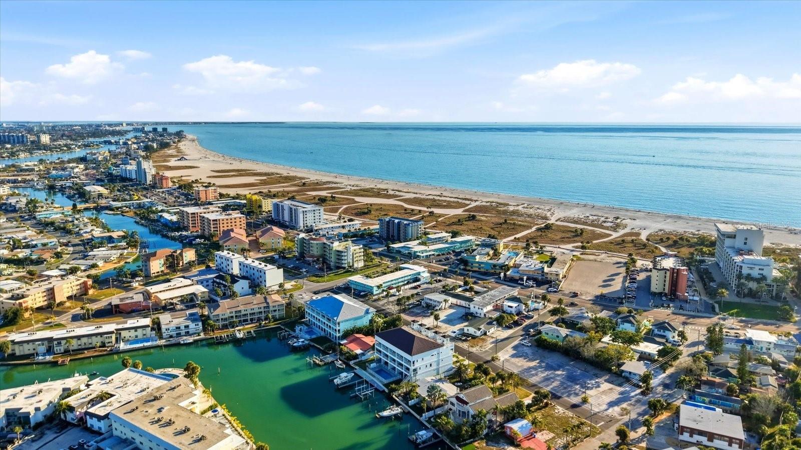 11797 1ST St TREASURE ISLAND, FL 33706