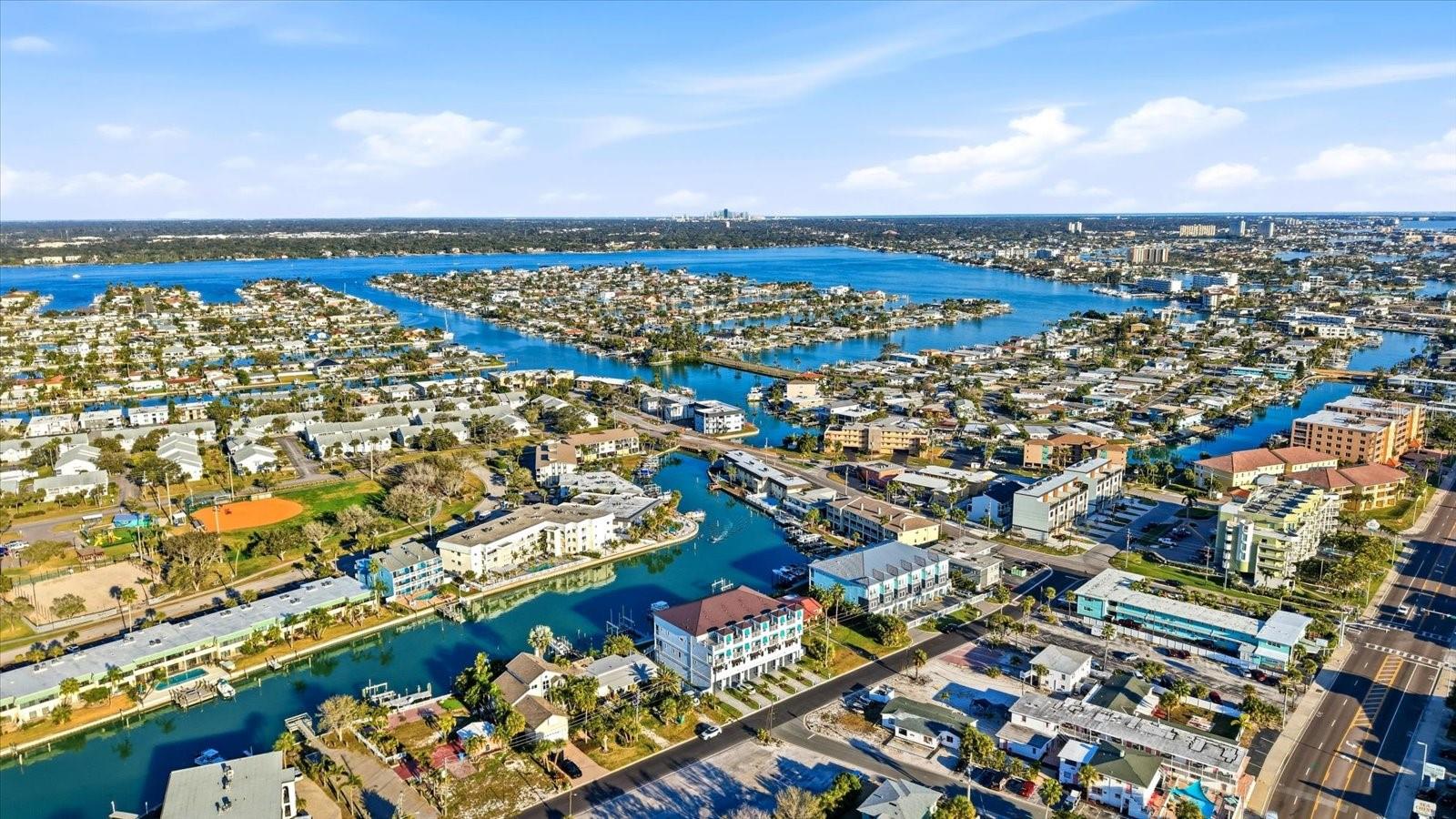 11797 1ST St TREASURE ISLAND, FL 33706