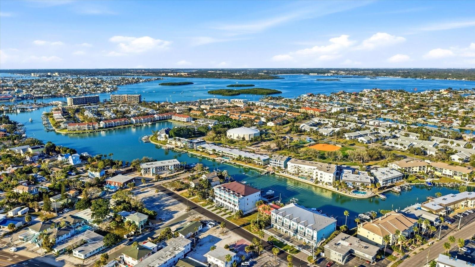 11797 1ST St TREASURE ISLAND, FL 33706