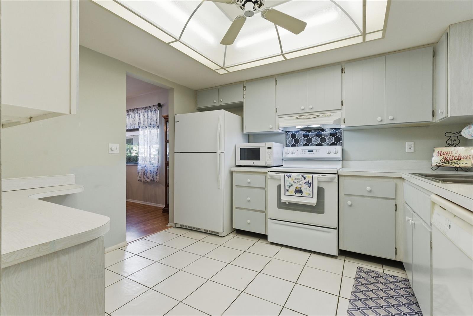 1141 MERLE Way #14 SARASOTA, FL 34232