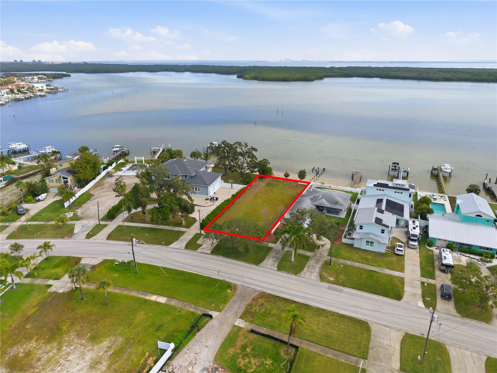 6043 Byu GRANDE Blvd ST PETERSBURG, FL 33703