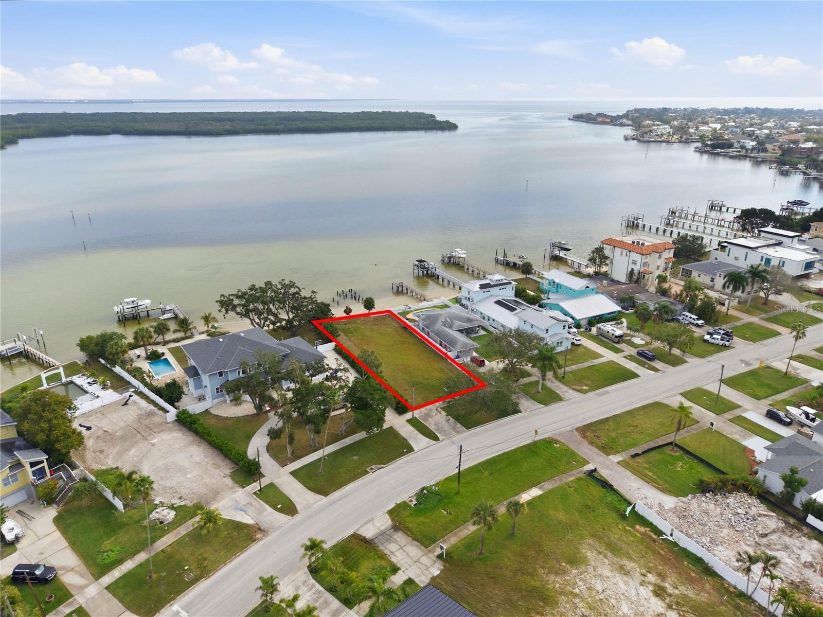 6043 Byu GRANDE Blvd ST PETERSBURG, FL 33703
