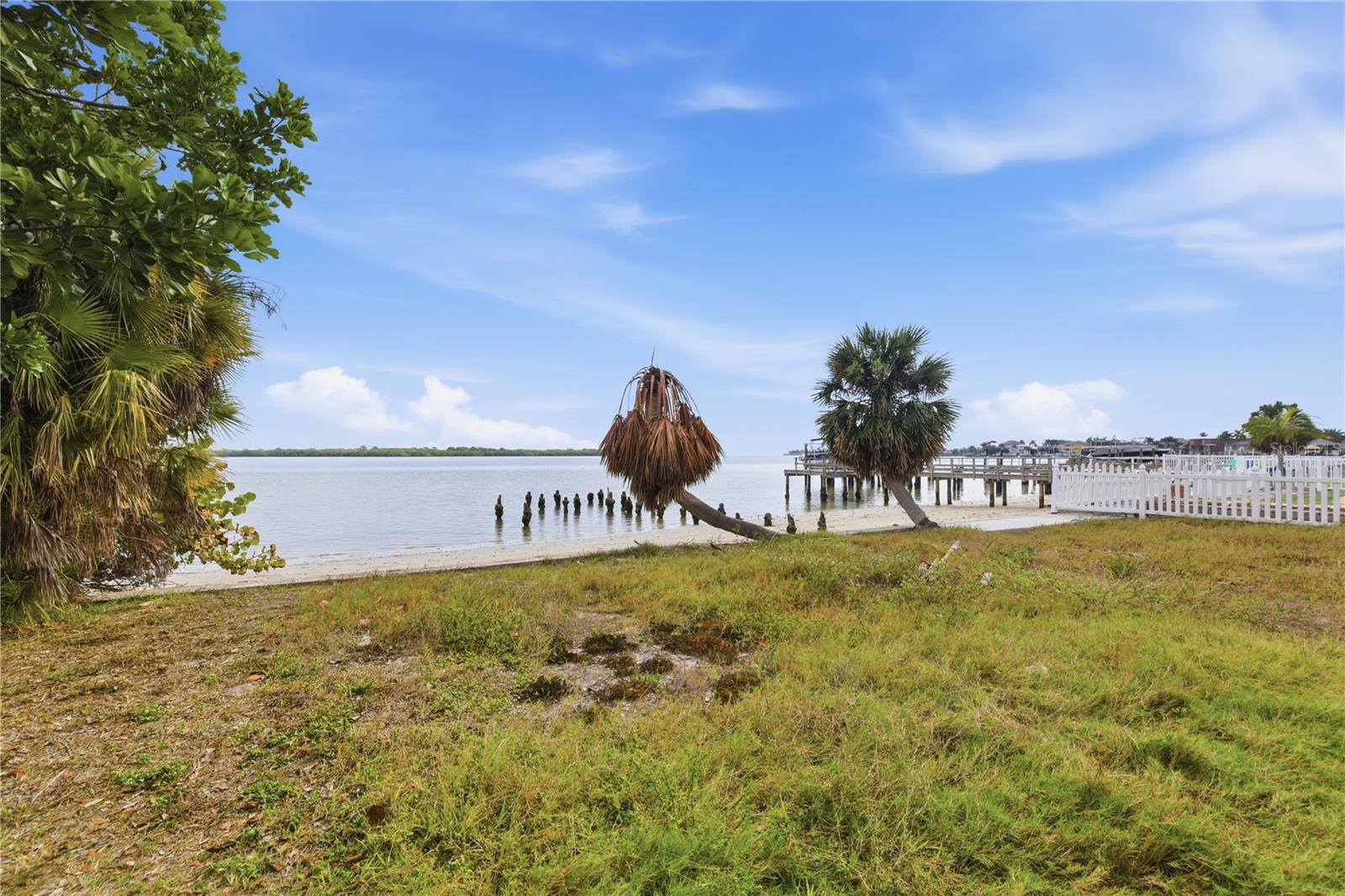 6043 Byu GRANDE Blvd ST PETERSBURG, FL 33703