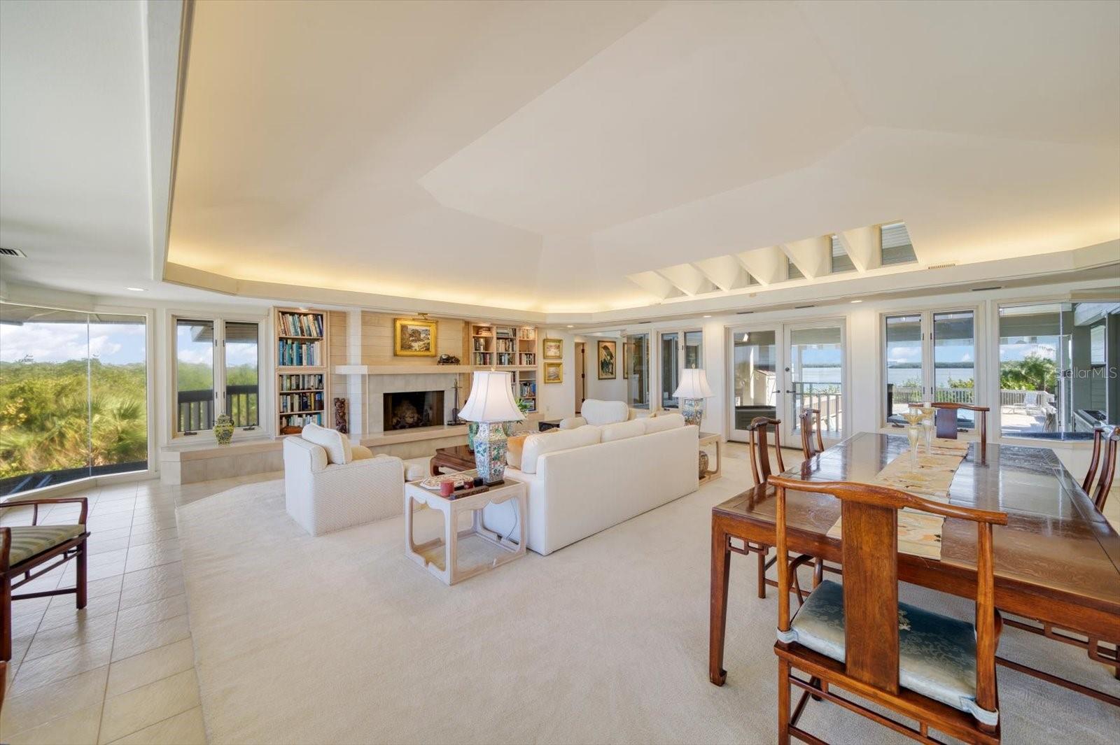 1198 MANDALAY Pt CLEARWATER, FL 33767