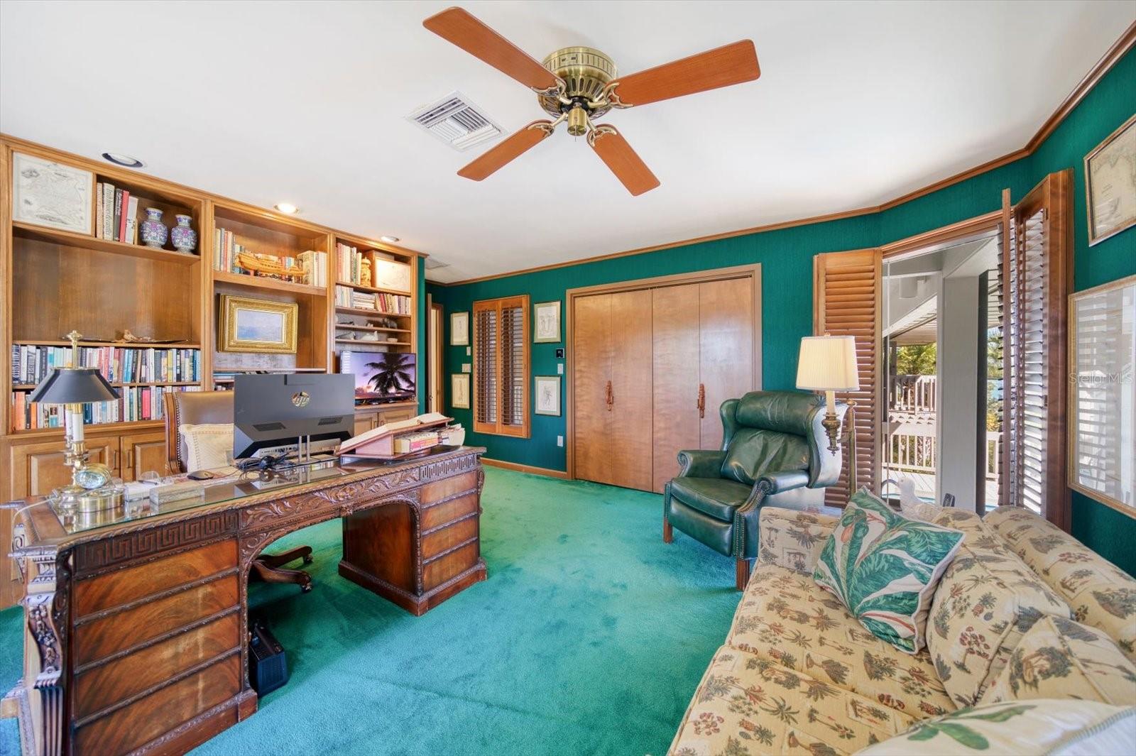 1198 MANDALAY Pt CLEARWATER, FL 33767