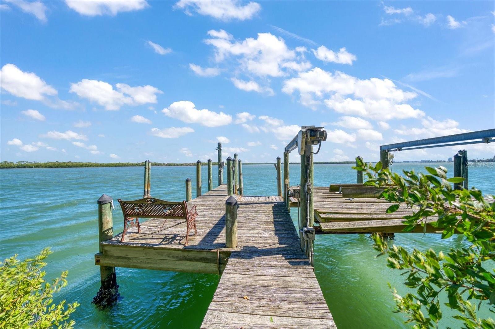 1198 MANDALAY Pt CLEARWATER, FL 33767