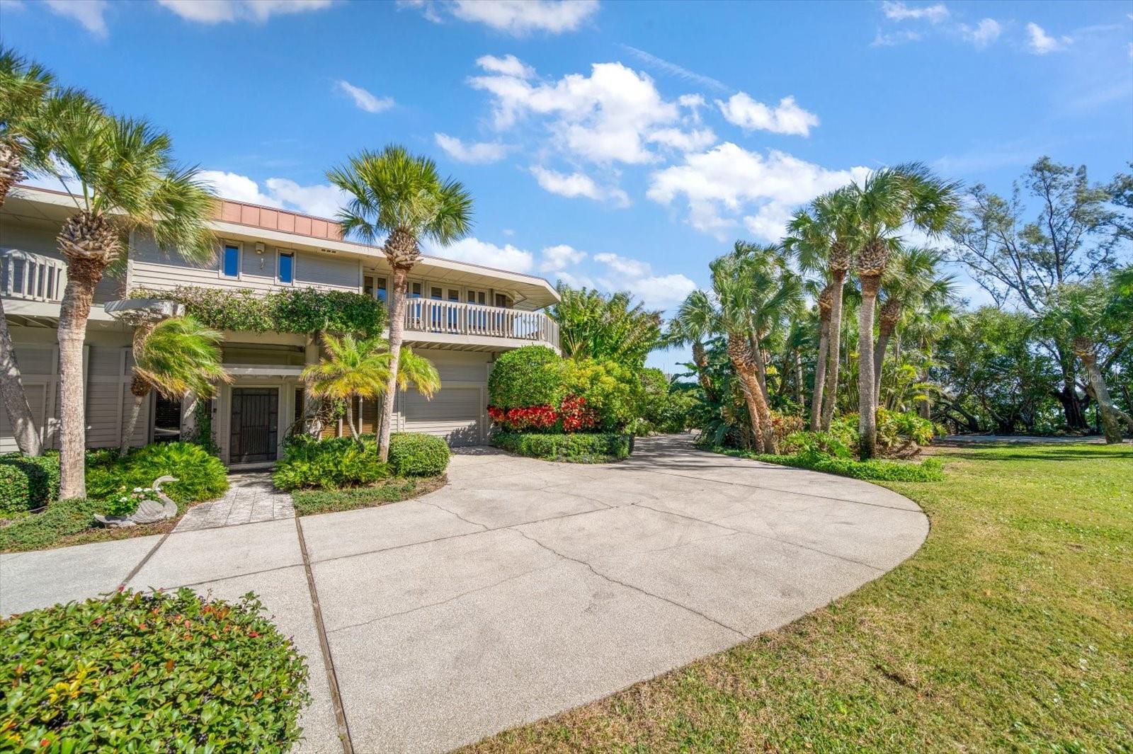 1198 MANDALAY Pt CLEARWATER, FL 33767