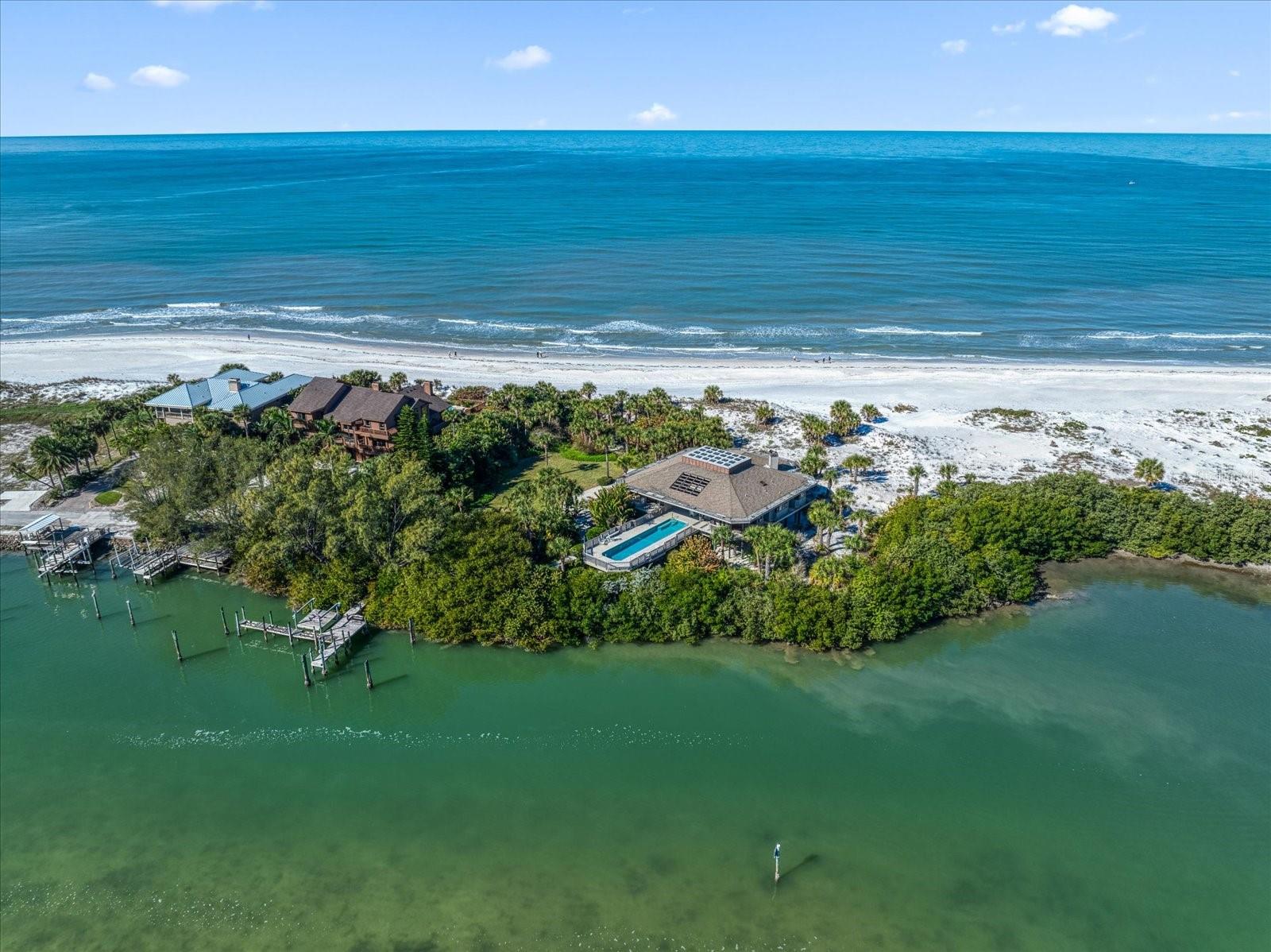 1198 MANDALAY Pt CLEARWATER, FL 33767