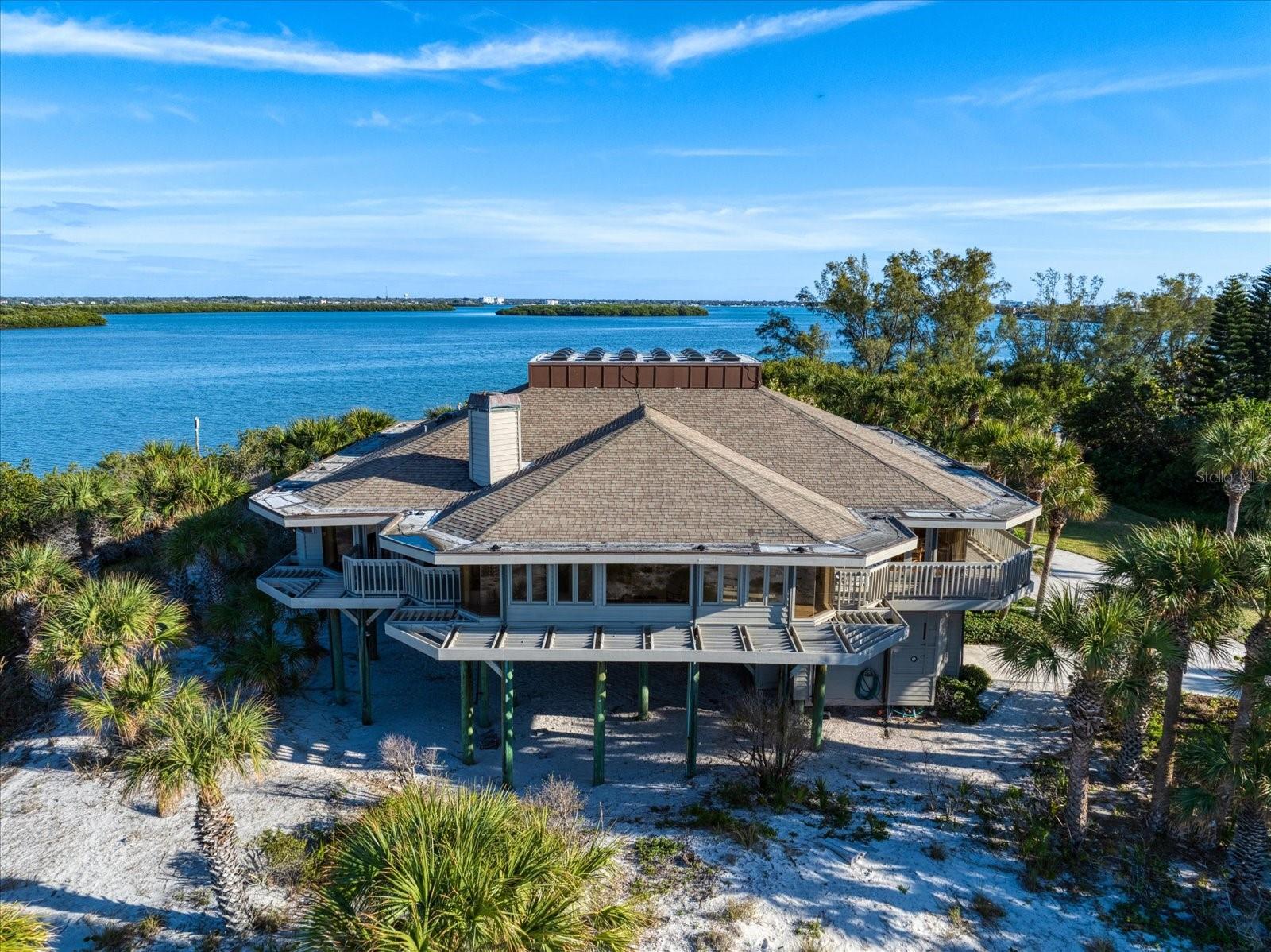 1198 MANDALAY Pt CLEARWATER, FL 33767