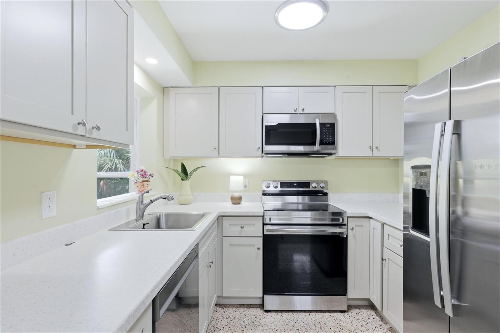 1020 23RD St SARASOTA, FL 34234