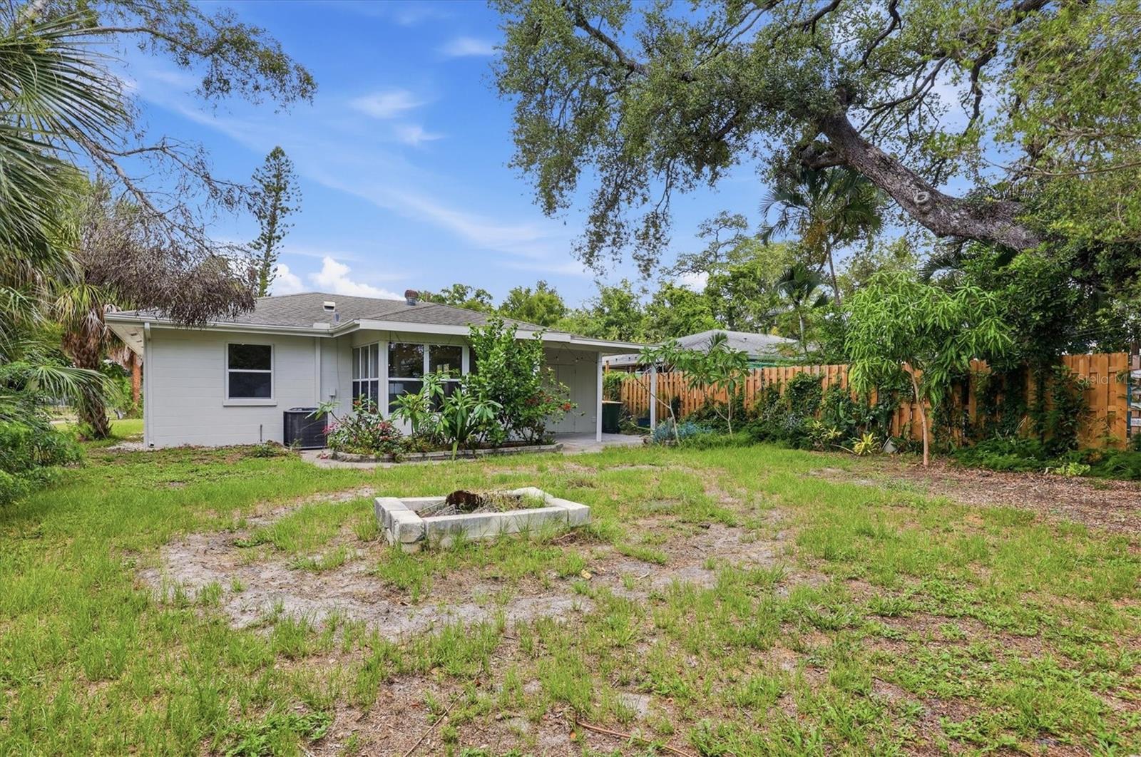 1020 23RD St SARASOTA, FL 34234