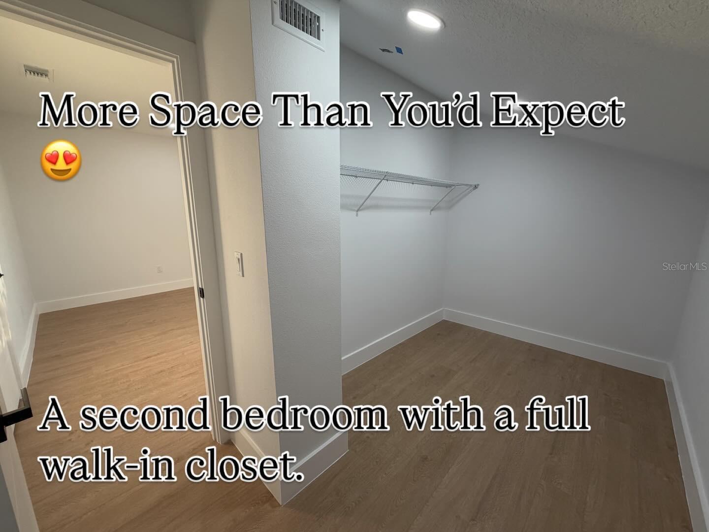 2462 ALBANY Dr KISSIMMEE, FL 34758