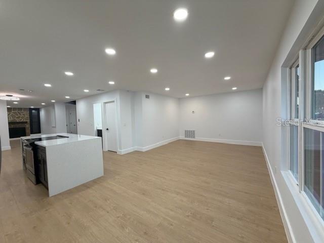 2462 ALBANY Dr KISSIMMEE, FL 34758