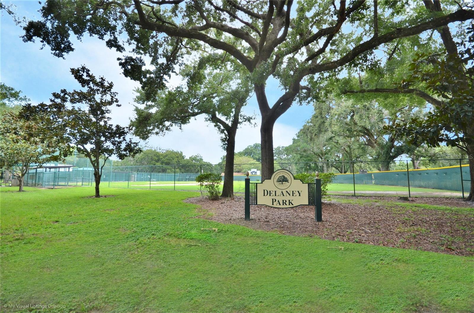 1413 OSCEOLA Ct ORLANDO, FL 32806