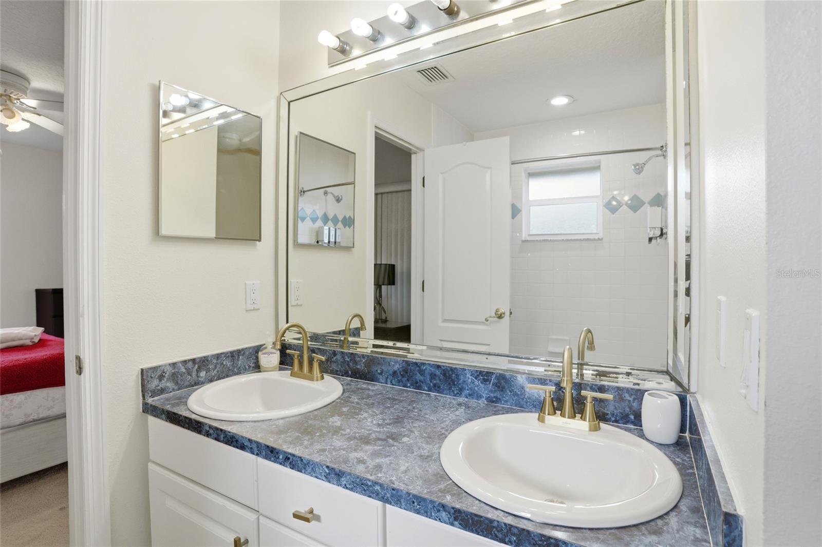 4111 FOXTAIL Ct KISSIMMEE, FL 34746