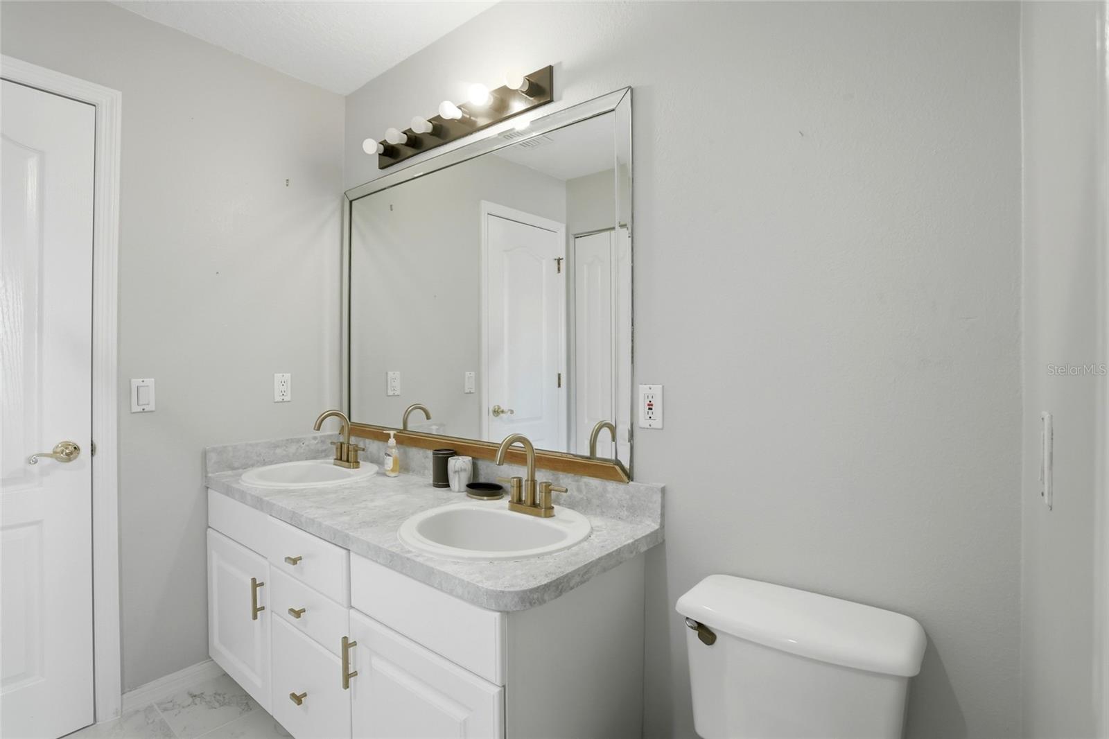 4111 FOXTAIL Ct KISSIMMEE, FL 34746