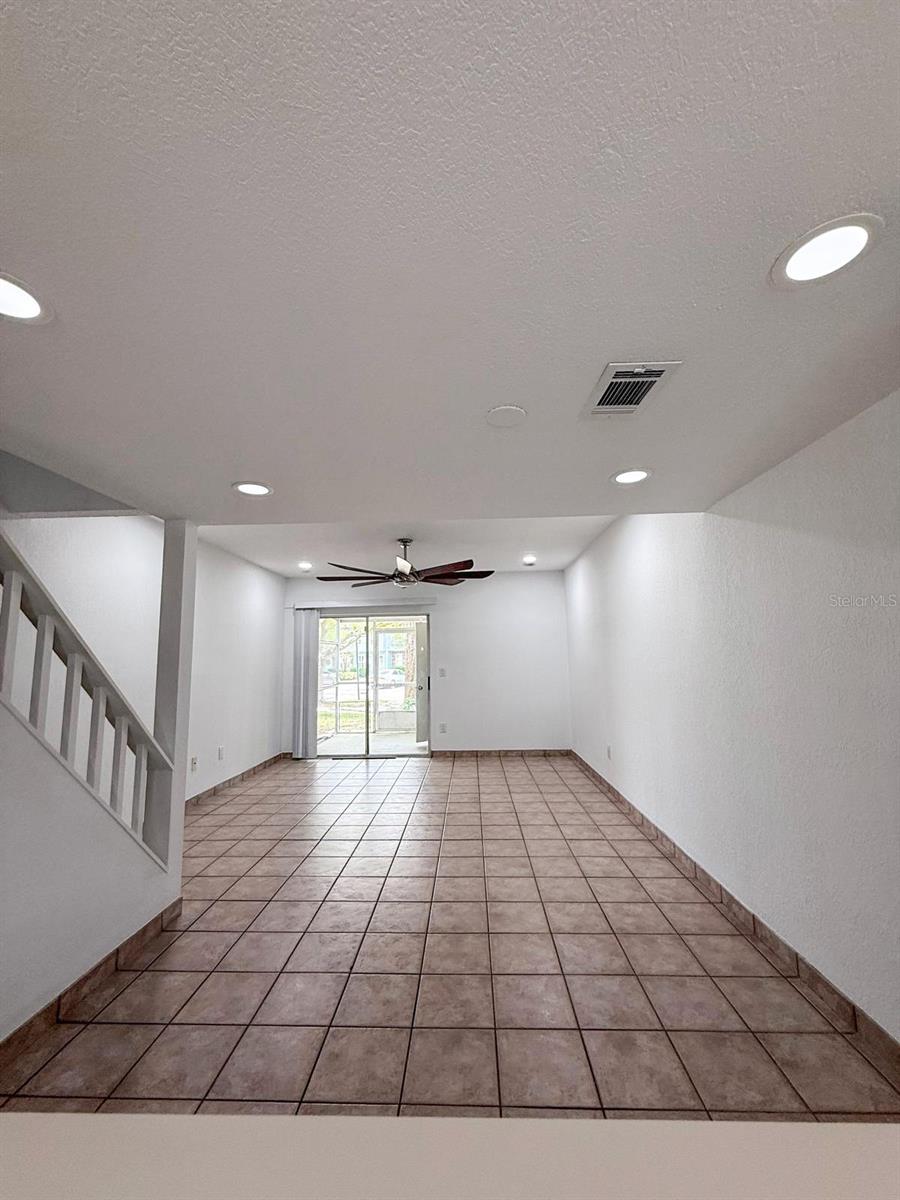 7522 HOLLOWELL Dr TAMPA, FL 33615