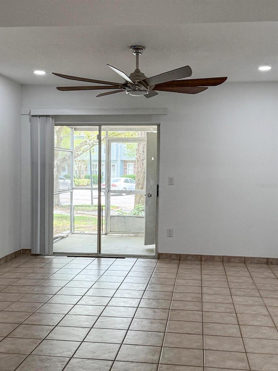 7522 HOLLOWELL Dr TAMPA, FL 33615