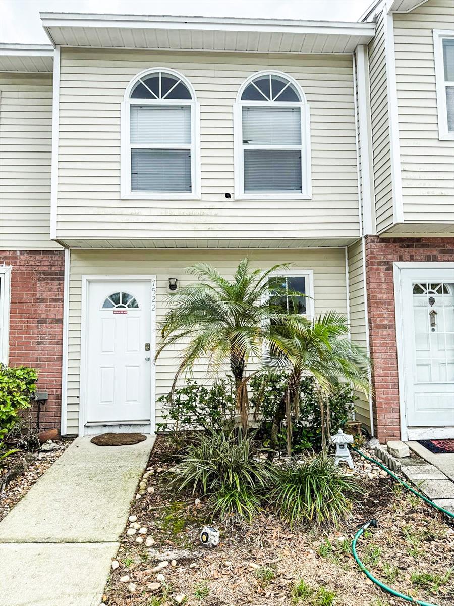 7522 HOLLOWELL Dr TAMPA, FL 33615