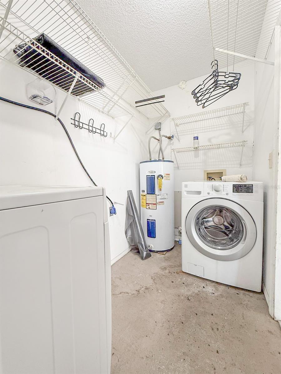 7522 HOLLOWELL Dr TAMPA, FL 33615