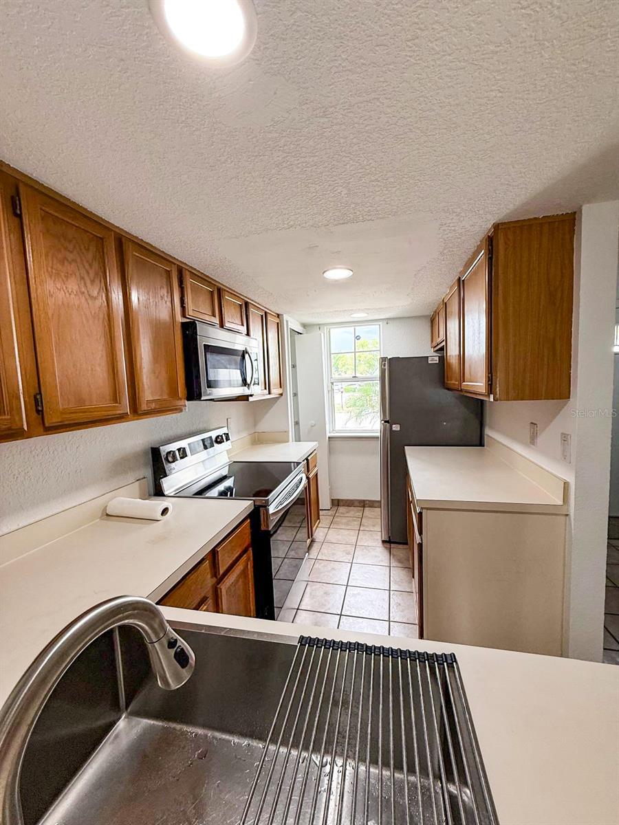 7522 HOLLOWELL Dr TAMPA, FL 33615