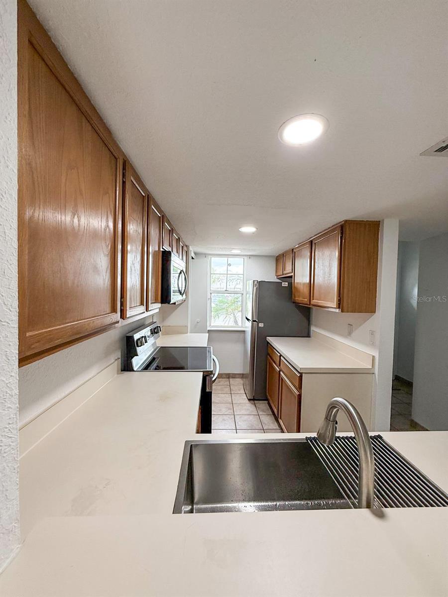 7522 HOLLOWELL Dr TAMPA, FL 33615