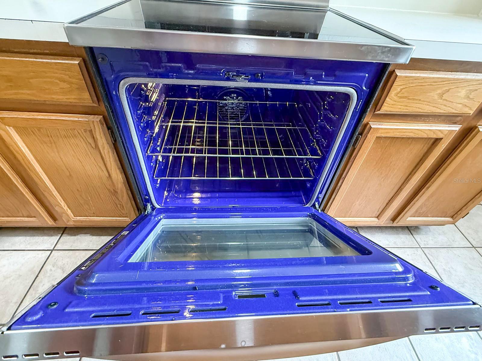 7522 HOLLOWELL Dr TAMPA, FL 33615