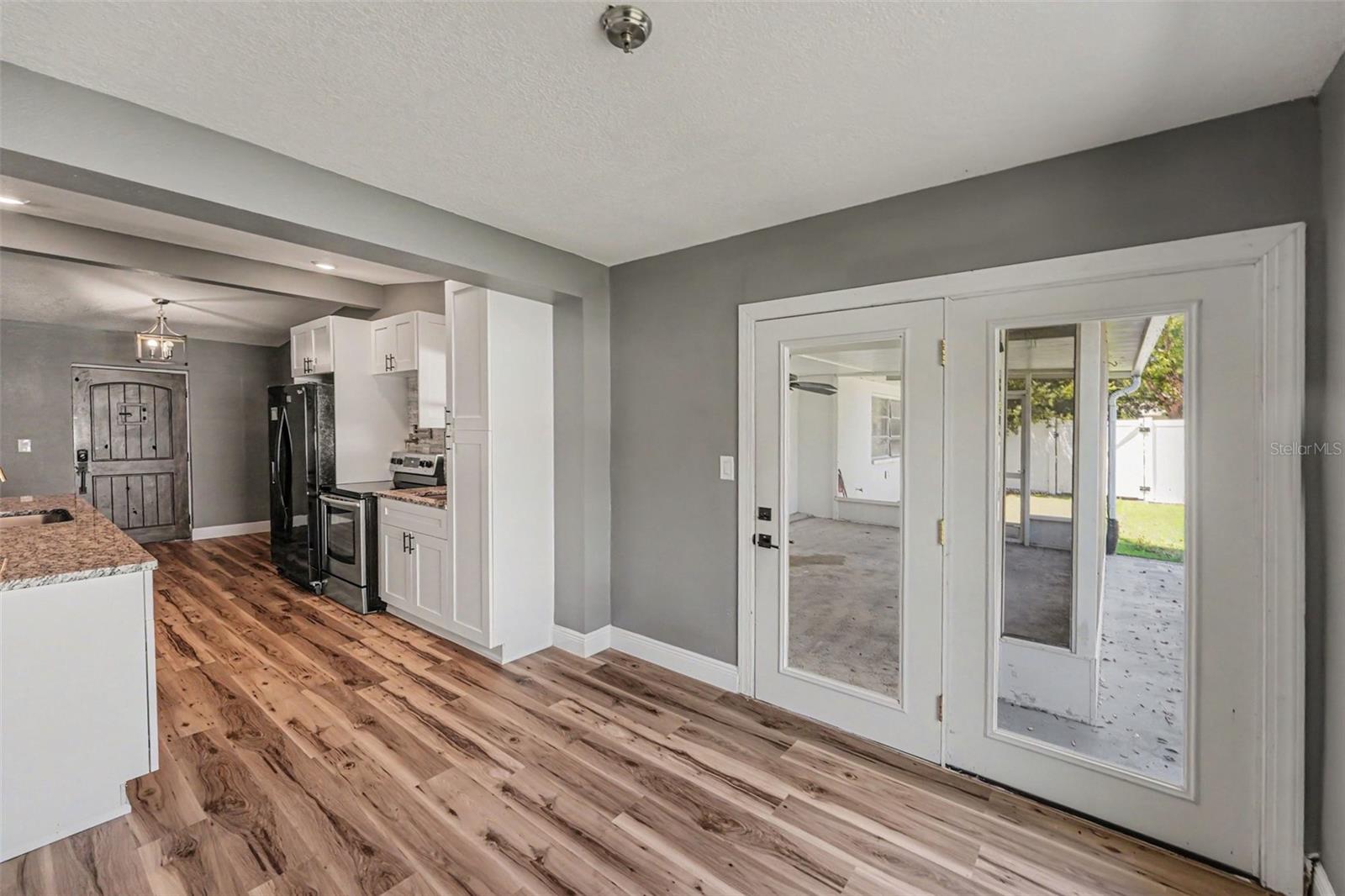 217 Gdn Cir CLEARWATER, FL 33756