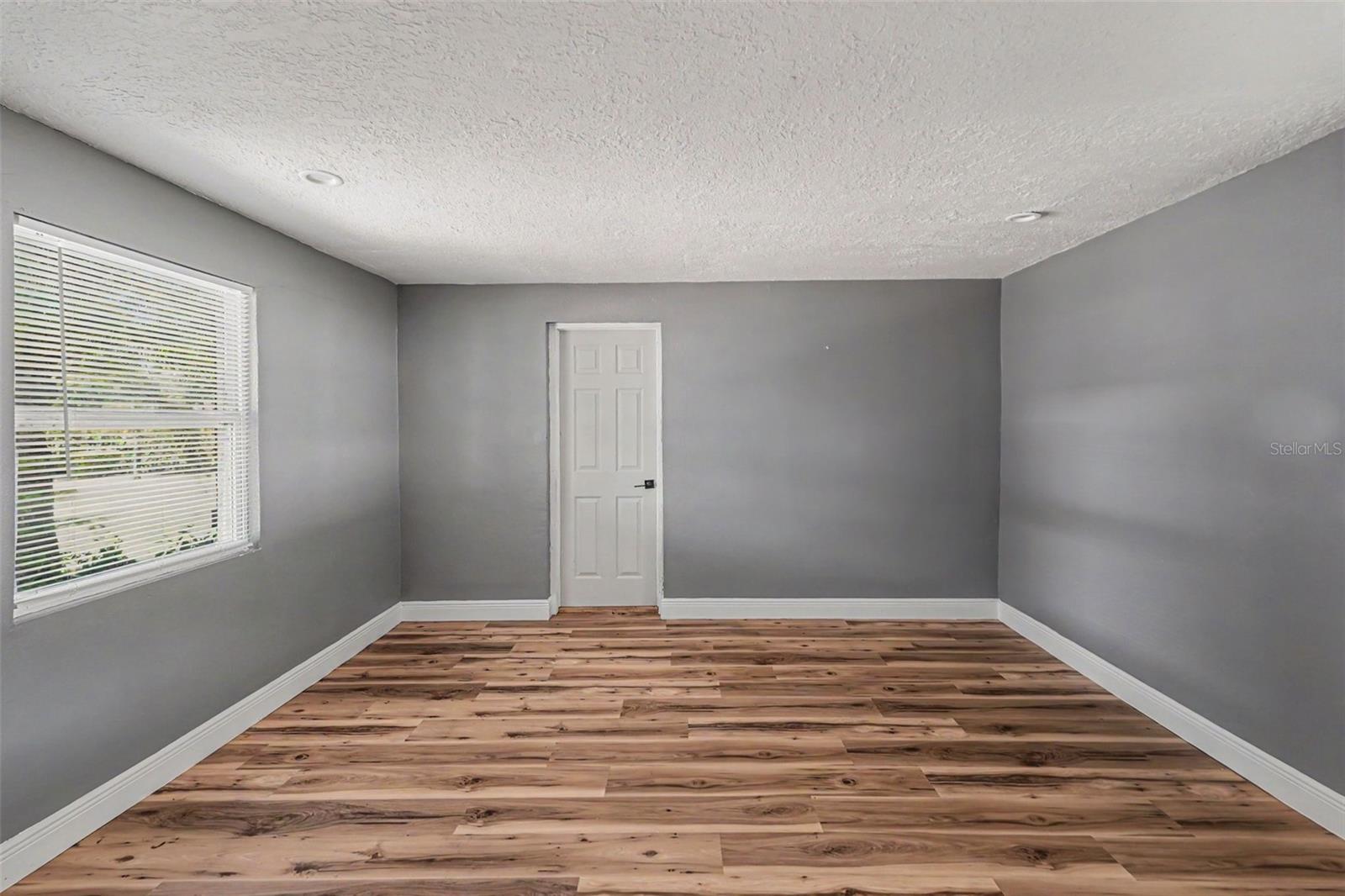 217 Gdn Cir CLEARWATER, FL 33756